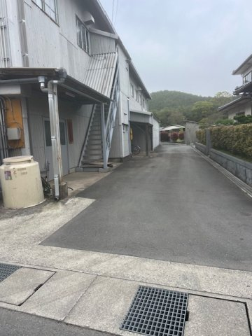 ＪＲ八木駅まで徒歩１８分☆敷地ＢＩＧな２７２坪☆旧工場・倉庫・物置きあり☆南丹市八木町南広瀬砂子のその他|通路