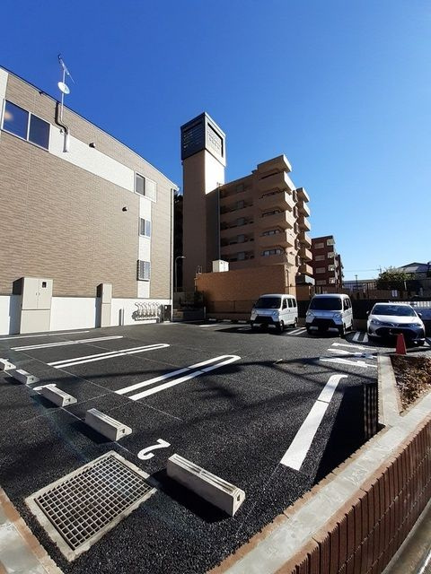 プリムローズの駐車場