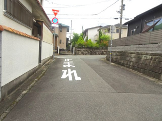 【前面道路含む現地写真】 | 川西市緑台3丁目2の85　中古ー戸建て