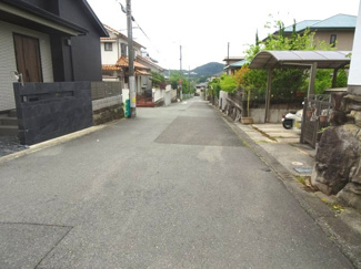 【前面道路含む現地写真】 | 川西市緑台3丁目2の85　中古ー戸建て