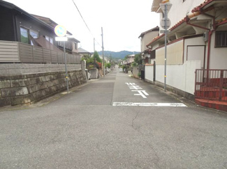 【前面道路含む現地写真】 | 川西市緑台3丁目2の85　中古ー戸建て