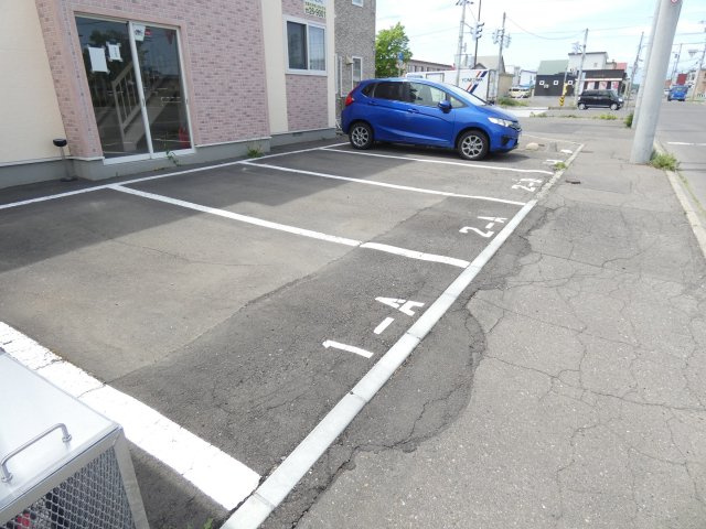 パリエ175の駐車場