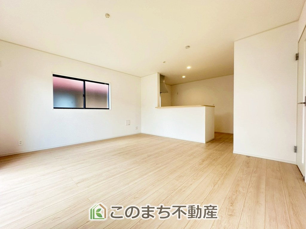 CRADLEGARDEN宇都宮市若草第5の居間・リビング|時間のゆとりと空間、暖かな陽光がもたらす光と風を独占してください。新しい暮らしが始まります。
