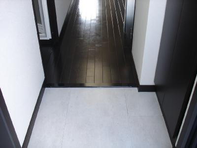 アスヴェル京都外大前の玄関