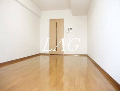 【居間・リビング】 | ルーブル学芸大学六番館 | 洋室のお部屋です。