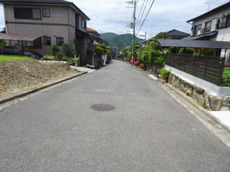 【前面道路含む現地写真】 | 川西市水明台2丁目3の21　建築条件無土地