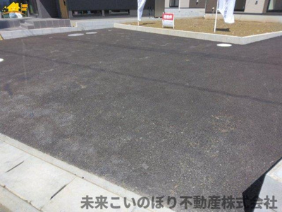 【駐車場】 | Cradle garden加須市下高柳第3　3号棟 | 駐車スペース3台可能！！来客時も安心です！