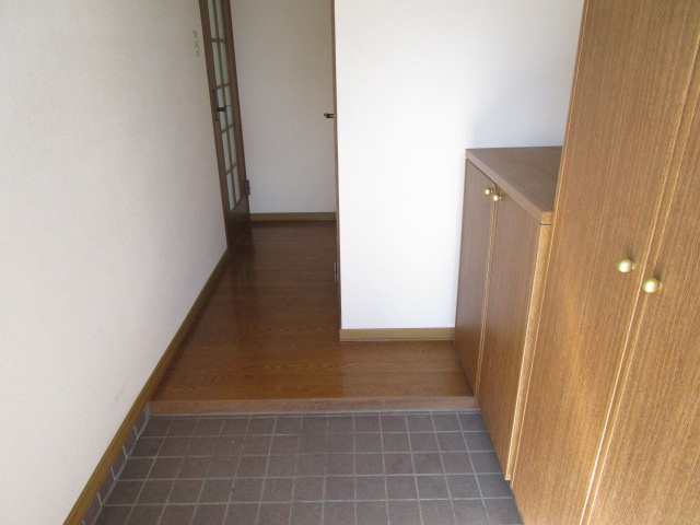 釧路市緑ケ岡５丁目のアパートの玄関