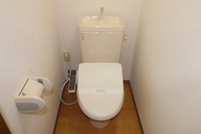 ルミナス岸部のトイレ