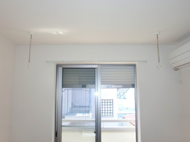 ブランシュ蓮根の展望|■設備■　室内物干しフックと防犯シャッター