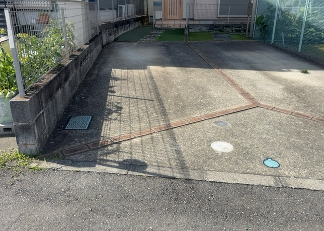 【駐車場】 | 駐車場と明記されていても、最小スペースでつくられた駐車場だと大型車は駐車できなかったり、出入りしにくくなったりする可能性があります。お車のサイズと購入したい物件の駐車場のサイズを現地で確認しましょう。