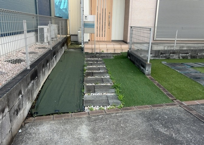 【庭】 | 庭があることでガーデニングや家庭菜園はもちろん、こどもの遊び場やペットを放して遊ぶことができます。また、家の周囲に余裕があるということです。隣地との間があれば、十分な日当たりと、風通しが確保できます。