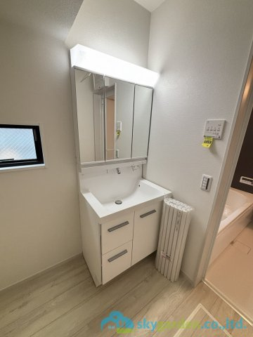 平塚市平塚3期　新築戸建　全2棟2号棟の独立洗面台