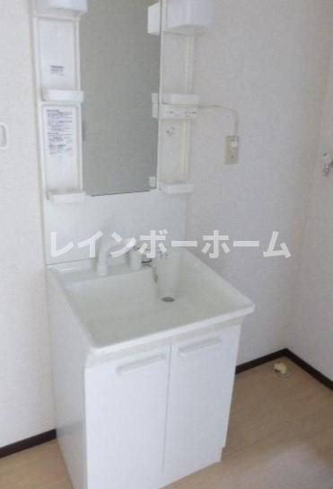 アーバンヒル朝霞１号館の独立洗面台