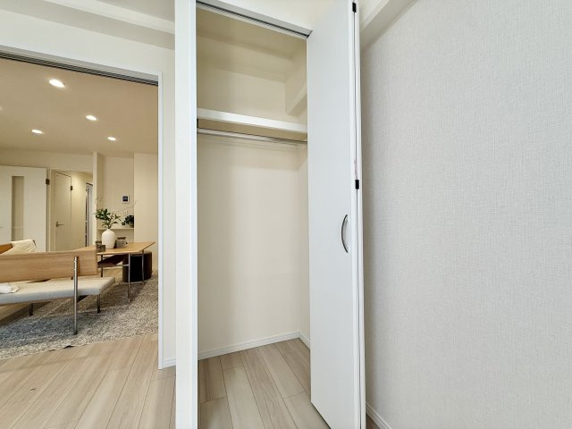 日商岩井丸の内ハイツの収納