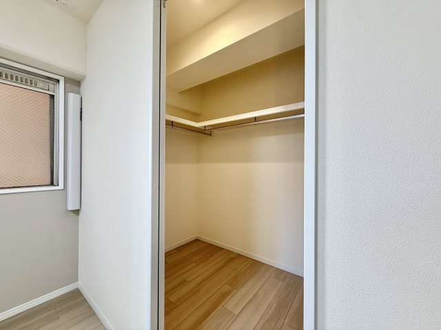 日商岩井丸の内ハイツの収納