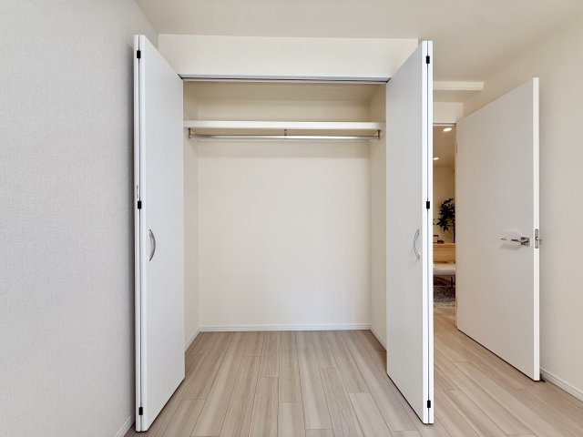 日商岩井丸の内ハイツの収納