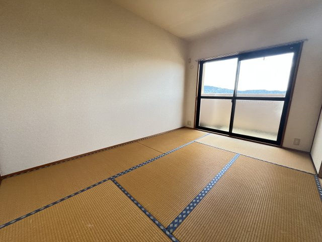 リファインド・Fの内装