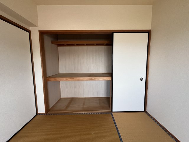 リファインド・Fの内装