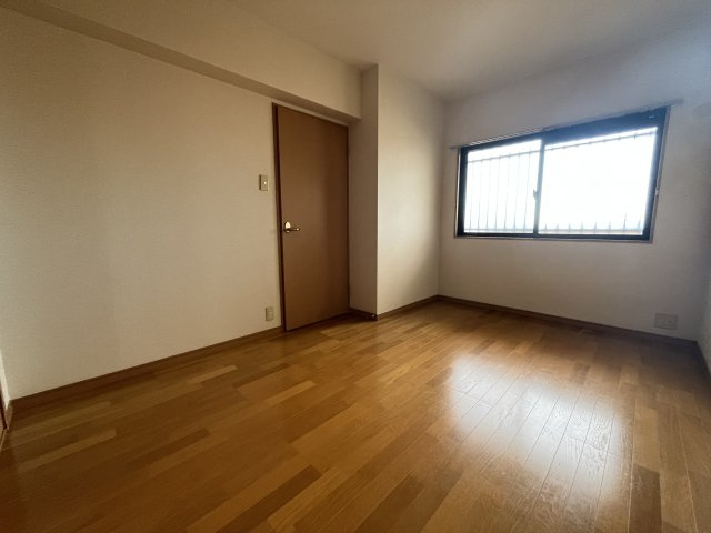 リファインド・Fの内装