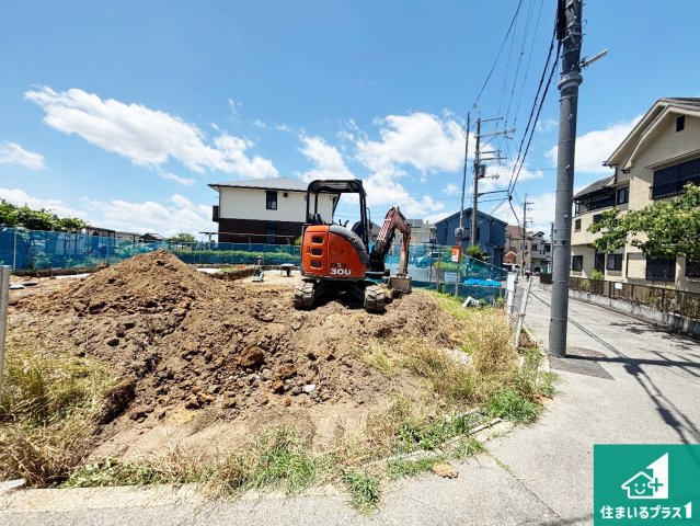 ■交野市郡津　新築一戸建ての外観|周辺は落ち着いた街並みの住宅地！子育てがしやすい住環境です！まだ未完成ですが、現地でしかわからない事もございます。是非一度ご覧ください。