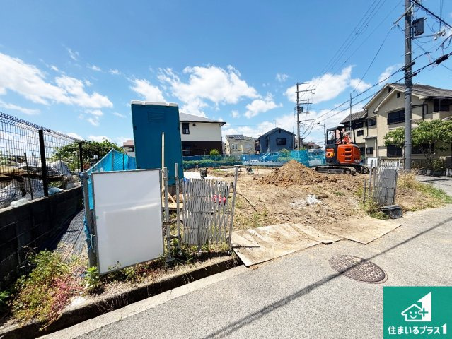 ■交野市郡津　新築一戸建ての外観|周辺は落ち着いた街並みの住宅地！子育てがしやすい住環境です！まだ未完成ですが、現地でしかわからない事もございます。是非一度ご覧ください。