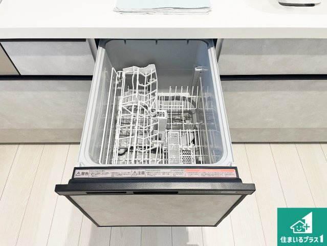 ■交野市郡津　新築一戸建ての設備|食事後の一仕事、食器洗いをボタン一つでお任せできちゃいます！場所を取らないビルトイン式なので、お料理スペースもしっかり確保！