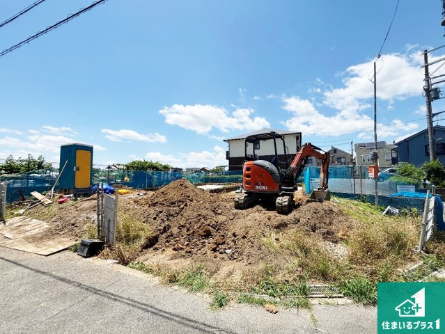 交野市郡津　新築一戸建ての外観|周辺は落ち着いた街並みの住宅地！子育てがしやすい住環境です！まだ未完成ですが、現地でしかわからない事もございます。是非一度ご覧ください。