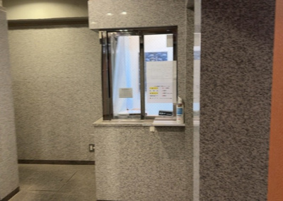 【受付】 | サンクレイドルつきみ野 | 受付はマンションコンシェルジュがいる場合もあれば、管理人が滞在する小部屋を総称して呼ぶことがあります。主にエントランスに設置されていることから、防犯面でも期待ができます。防犯設備がない場合はより安心！