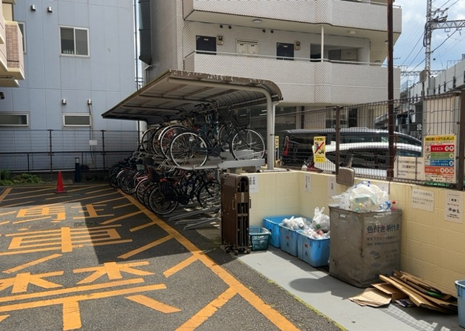 【駐車場】 | ライオンズマンション本厚木第３ | 車一台あたりに必要なスペースは、標準サイズの普通自動車で横幅2m50cm、長さ5mは必要になります。ただし、乗降のことも考慮して横幅3m30cm、長さ5m50cmほどは確保できるところを選びましょう。