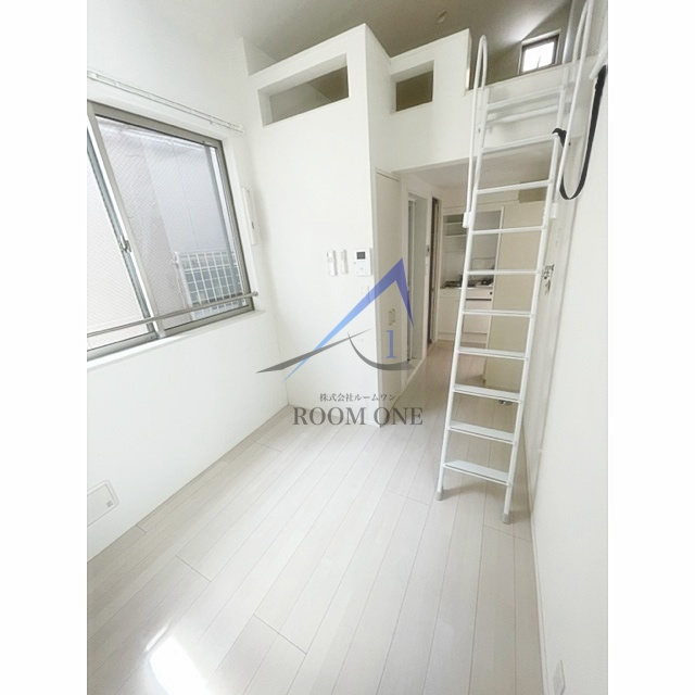 ネクステージ 鶯谷 の居間・リビング|洋室のお部屋です。