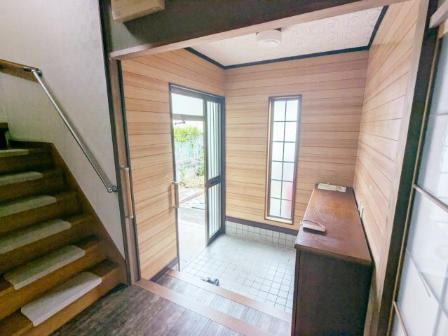 広島市東区福田７丁目　中古一戸建ての玄関