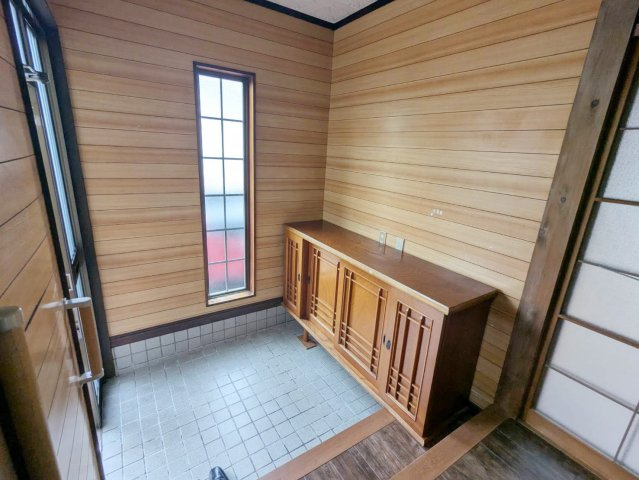 広島市東区福田７丁目　中古一戸建ての玄関
