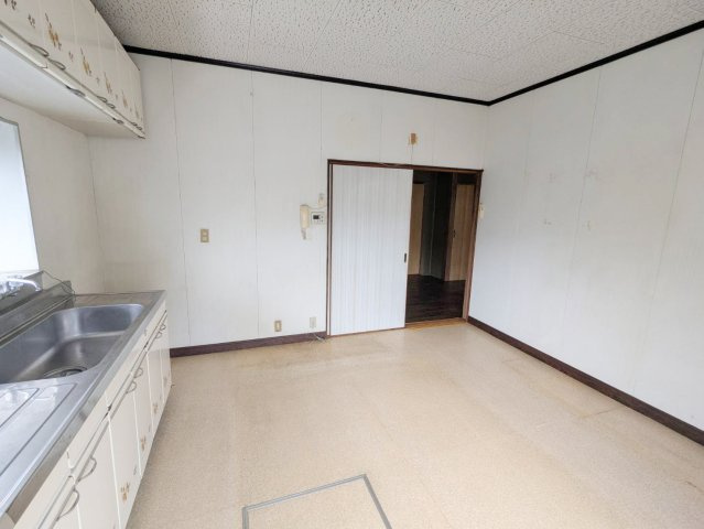 広島市東区福田７丁目　中古一戸建ての居間・リビング