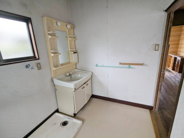広島市東区福田７丁目　中古一戸建ての独立洗面台
