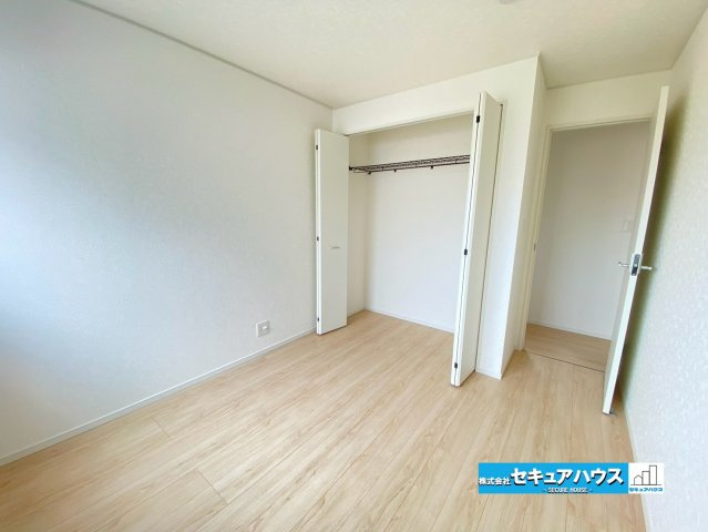 【今からご案内可能】東海市加木屋町陀々法師　全4棟のその他|【洋室】　　　　　　　　　　　　　　　
◆お子様のお部屋や主寝室、来客時の宿泊室、趣味のお部屋としてもご利用いただけます♪
◆全居室収納付きの洋室です。各居室にお洋服や、荷物を収納することができます。