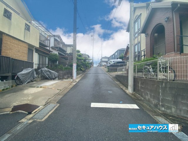 【今からご案内可能】東海市加木屋町陀々法師　全4棟の前面道路含む現地写真|事前予約にて現地ご見学いただけます！お気軽にお問い合わせください♪
■株式会社　セキュアハウス■
住宅ローンに強く、知識、経験豊富なスタッフ在籍
お客様に寄り添い、ご成約後もサポート致します。