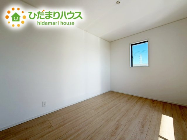 いわき市金山町第10　新築戸建　1号棟の洋室|広めの主寝室は、ベッドの他にもパソコンデスクやドレッサーなども置けちゃいます(*^-^*)