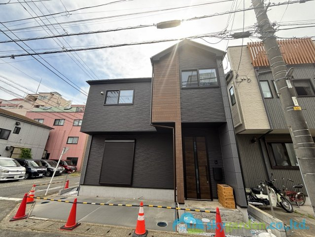 平塚市平塚3期　新築戸建　全2棟1号棟の外観