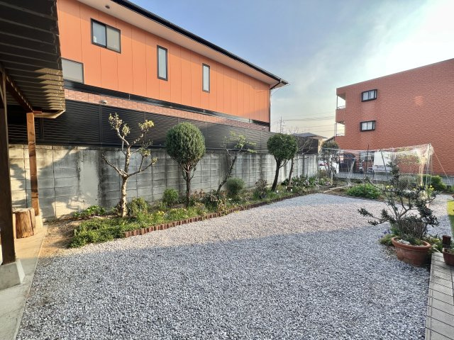 前橋市川原町の庭|駐輪場も完備のお庭◎