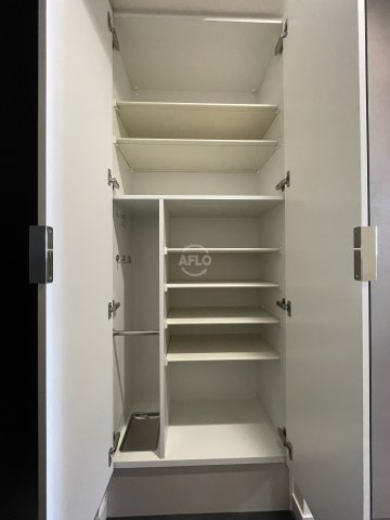 プレサンス四天王寺前夕陽ヶ丘ヴィリードの収納
