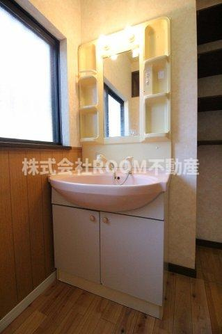 福田貸家の独立洗面台|独立洗面台で身支度をすべて済ませてしまいましょう