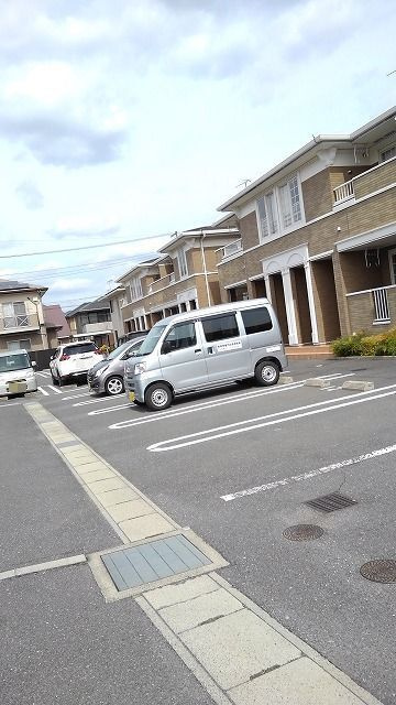 モン・ラヴィールＣの駐車場|駐車場