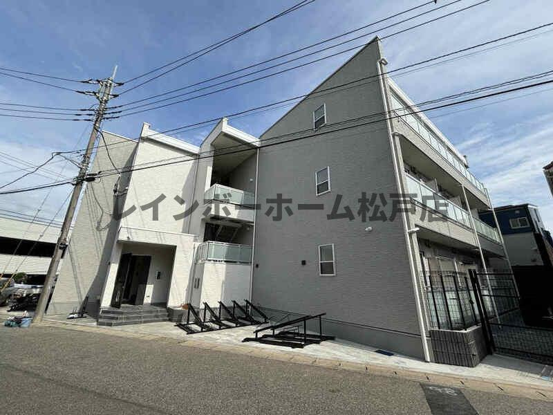 鎌ケ谷市新鎌ケ谷３丁目の賃貸マンションの外観
