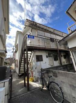 【2025年外壁塗装済】駅徒歩2分一棟アパート！ 府中市