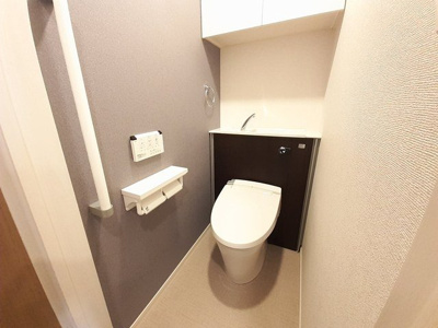 【トイレ】 | スモールヴィレッジⅢ | ゆったりとした空間のトイレです