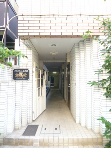 スカイコート後楽園のエントランス