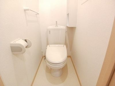 【トイレ】 | ルナ・エトワール | 清潔感のあるトイレです