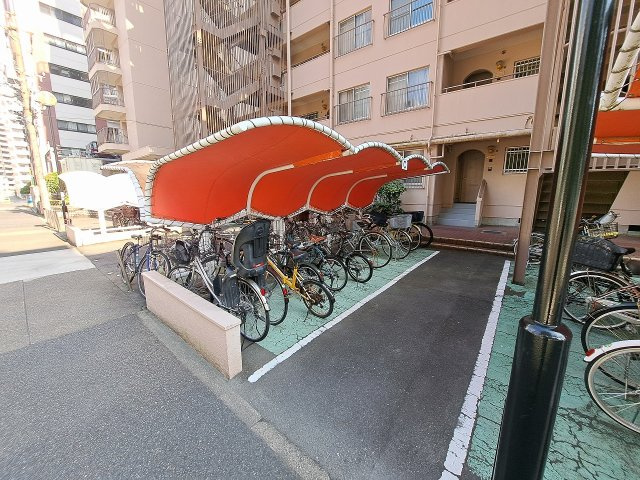 上前津サンハイツの駐輪場