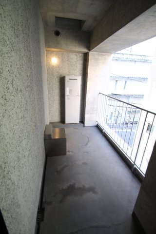 【バルコニー】